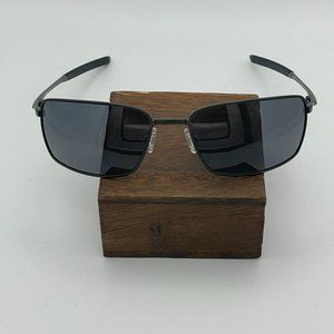 Oakley Square Wire OO4075-04 Carbon Frame, Gray Polarized Lens